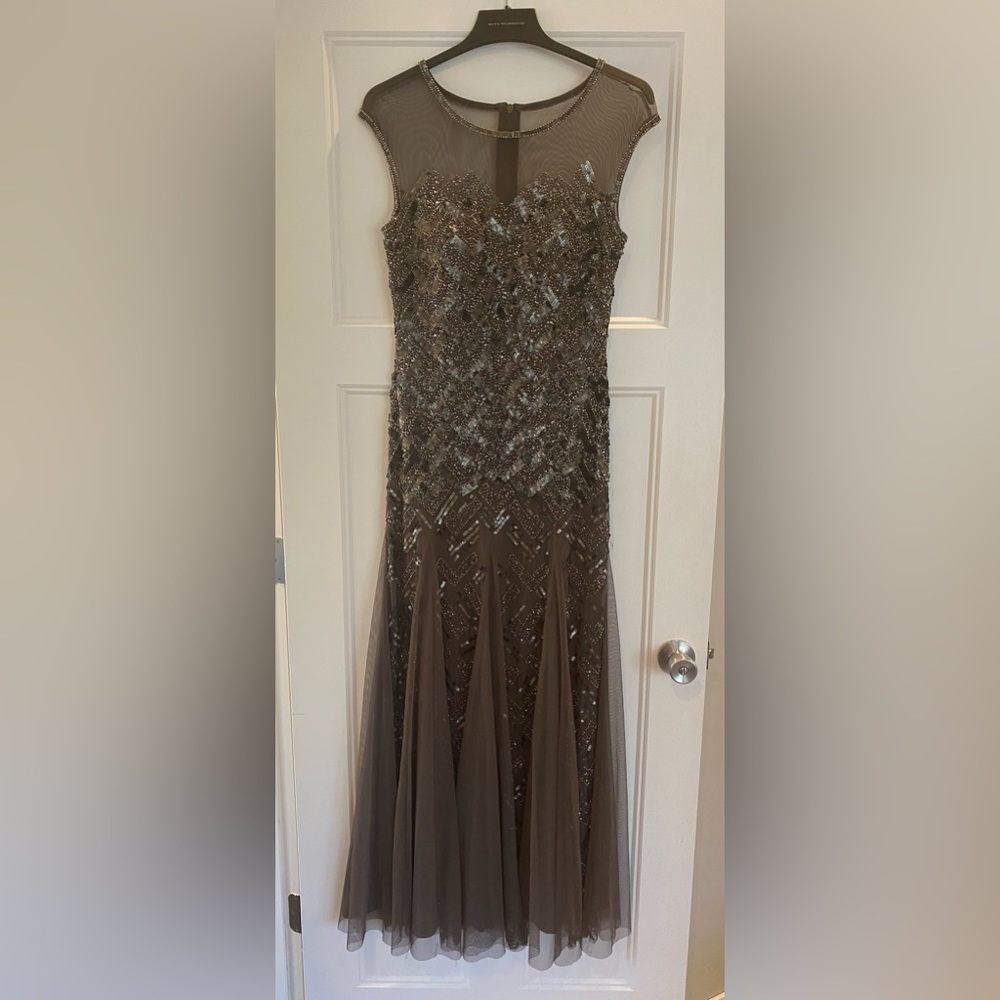Adrianna Pappel Women’s gown. Color Lead. Size 8.